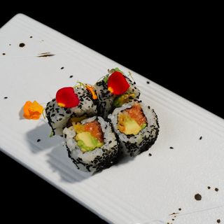 Spicy salmón crunch (8 pzas.)