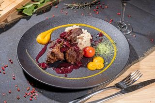 Obrajori confiati, risotto cu ciuperci si sos de merisoare