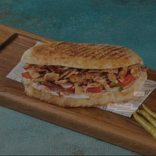 შაურმა  ქათმის  ფურში