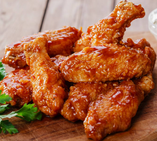 Pollo Frito Con Salsa BBQ