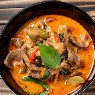 61-Ternera Con Verduras En Leche De Coco Al Curry Verde Thai