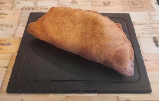 Calzone al ragù