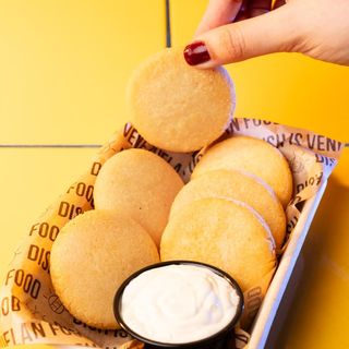 Arepitas tradicionales con nata