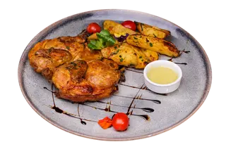 Cocos pitic servit cu cartofi aromati