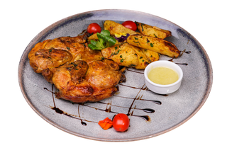 Cocos pitic servit cu cartofi aromati