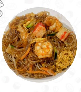 29.Spaghetti di soia saltati con frutti di mare