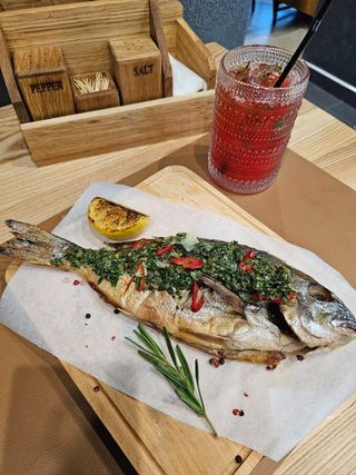 Дорадо з травами