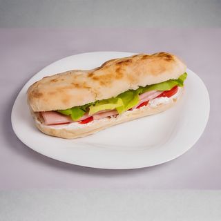 Topli sendvič sa šunkom i kačkavaljem