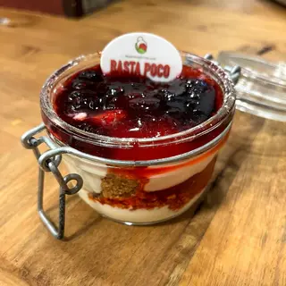Cheesecake ai frutti di bosco.