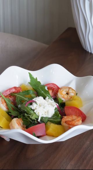 Салат со страчателлой