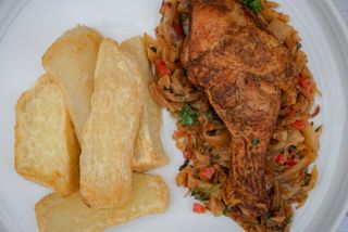 Igname Grillé Avec Gésier De Poulet