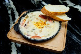 Creme brulee cu fructe de mare