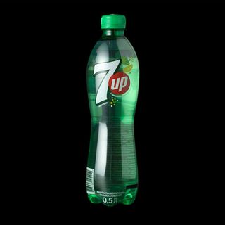 Напій 7UP 0,5л