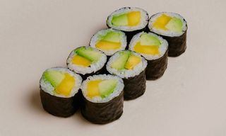 Hosomaki awokado mango - 8 szt-