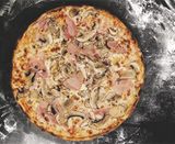 Пица Прошуто Фунги фамилна