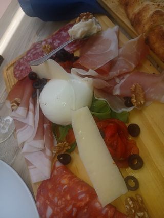 Fuentes mixtas de fiambres.italiano