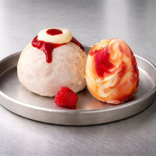 ჟოლო-ვანილის დონატი