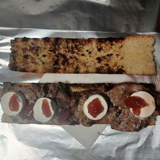 Bocadillo  Solomillo Cerdo, Cebolla Caramelizada Y Queso De Cabra (Grande)