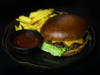 Бургер з сиром чедр (370/110/1г)