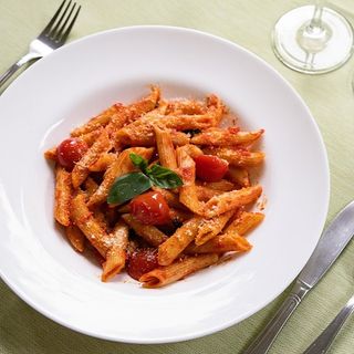 Spaghete / Penne cu rosii cherry si busuioc