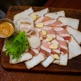 Асорті українського сала