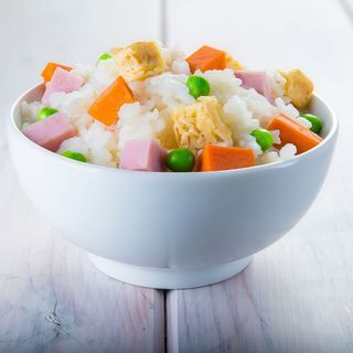 21. Arroz frito con tres delicias