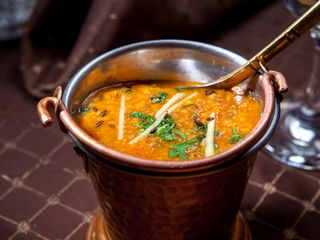 LINTE NEAGRA INDIANA (Daal karishma)