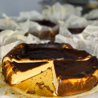 ბასკური დამწვარი ჩიზქეიქი 1 ნაჭერი