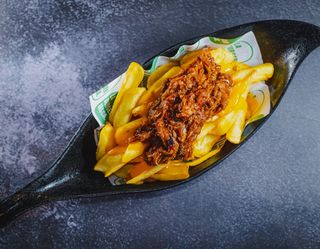 Patatas cheddar pulled pork