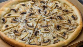 59. Pizza De Funghi