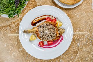 კალმახი სოკოს სოუსით