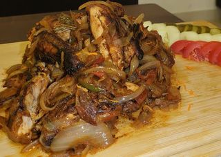 Poulet braisé aux légumes sautées