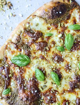 Pizza Pistacio Pesto