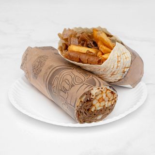 Duża  fryto-tortilla z surówkami