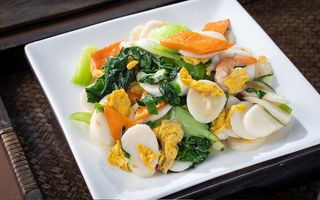 Gnocchi di riso saltati con gamberi虾仁炒年糕