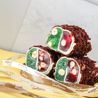 Rahat turcesc cu rodie, kiwi, merisoare si alune (de post/vegan)