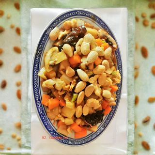 Galinha com Amêndoas Salteado