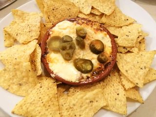 Nachos Al Estilo Chef De Carne Y Queso (Ración)