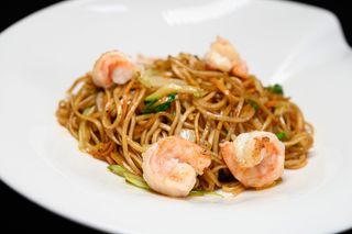 Spaghetti di grano con gamberi