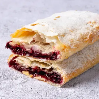Bakina pita sa višnjom 100g
