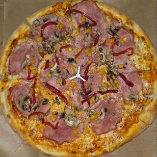 Pizza Familia