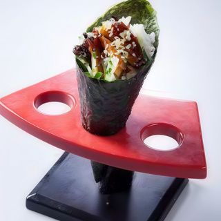 33.Temaki De Anguila Con Pepino (2 Pzs.)