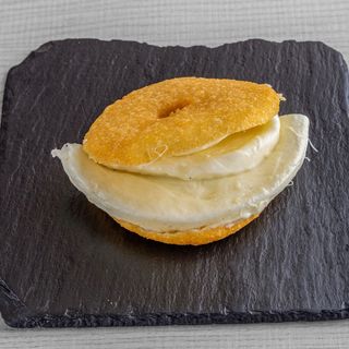 AREPA CON QUESO DE MANO