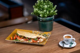 Grande mortadela sendvič