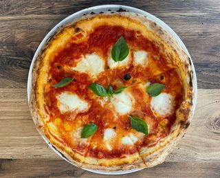 Pizza Margherita di bufala 