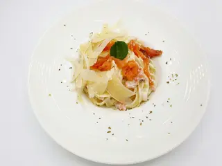 Tagliatelle Al Salmone