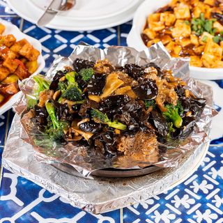 j23 სოკოს ასორტი ბროკოლით თიებანი