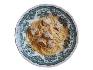 СПАГЕТТІ НА МАСЛІ З КУРКОЮ (150g)