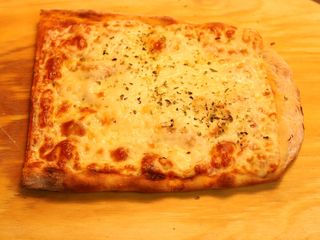 Pizza Carbonara (35 Cm. X 20 Cm.)