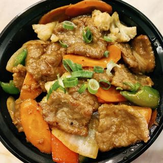 铁板牛肉Ternera salteada con salsa especial Wino 